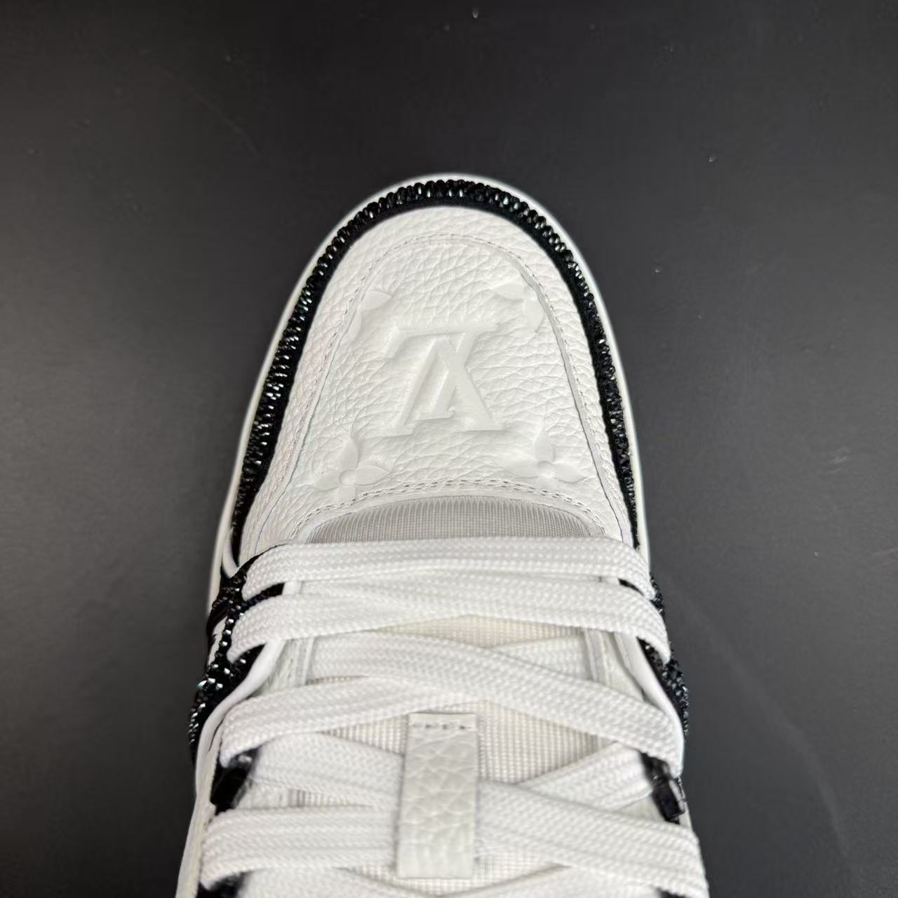 Trainer x Swarovski – 39
