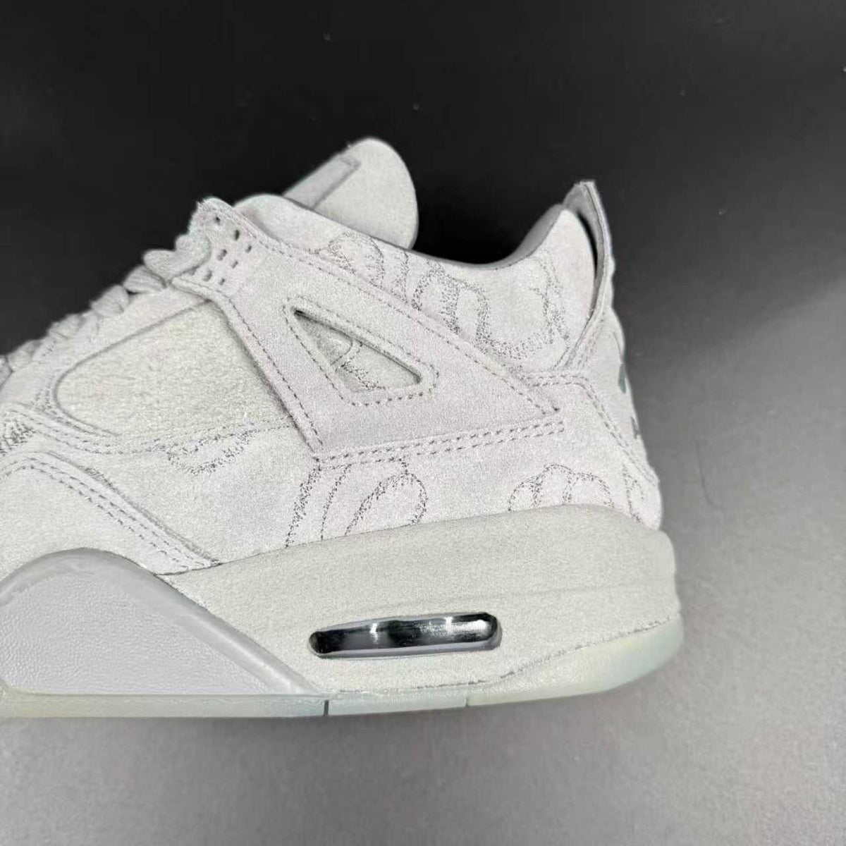 J4 RETRO KAWS