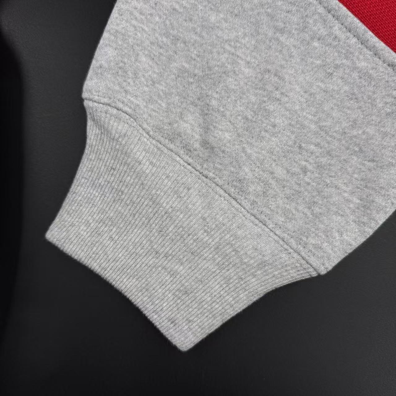 HOODIE STRIPE GRAFIC