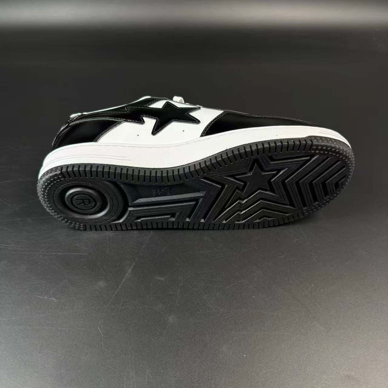 BAPE – BLACK