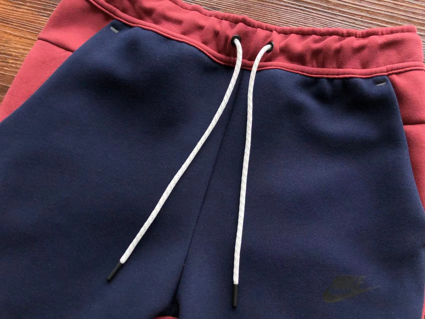 NK TECH FLEECE – BORDEAUX/DARK BLUE (completa)