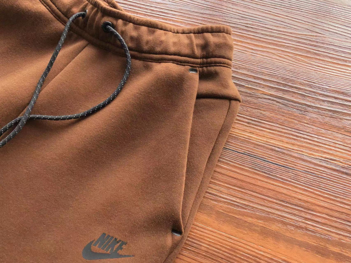NK TECH FLEEECE – BROWN (completa)