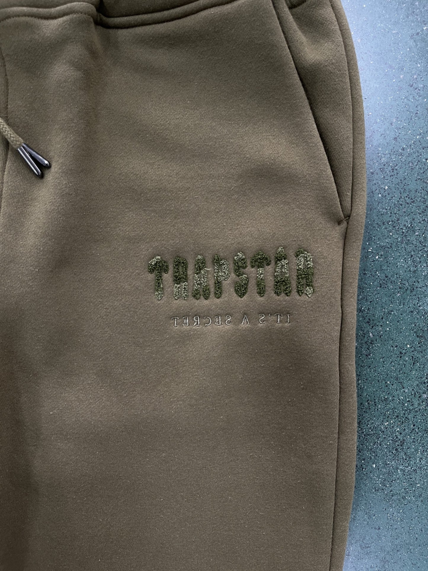 DECODING CHENILLE SPORTSWEAR-ARMY GREEN