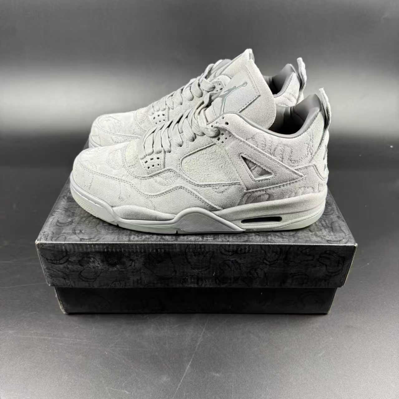 J4 RETRO KAWS