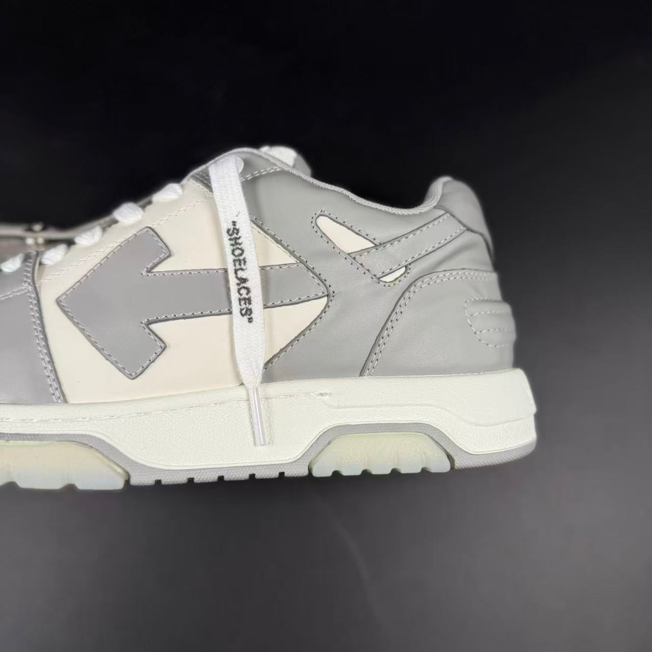 OFF-WHITE OUT OF OFFICE