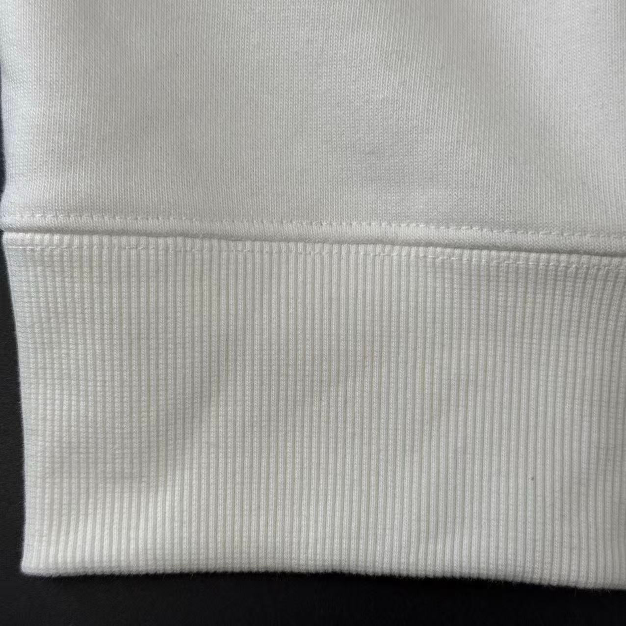 HOODIE – OFF-W.