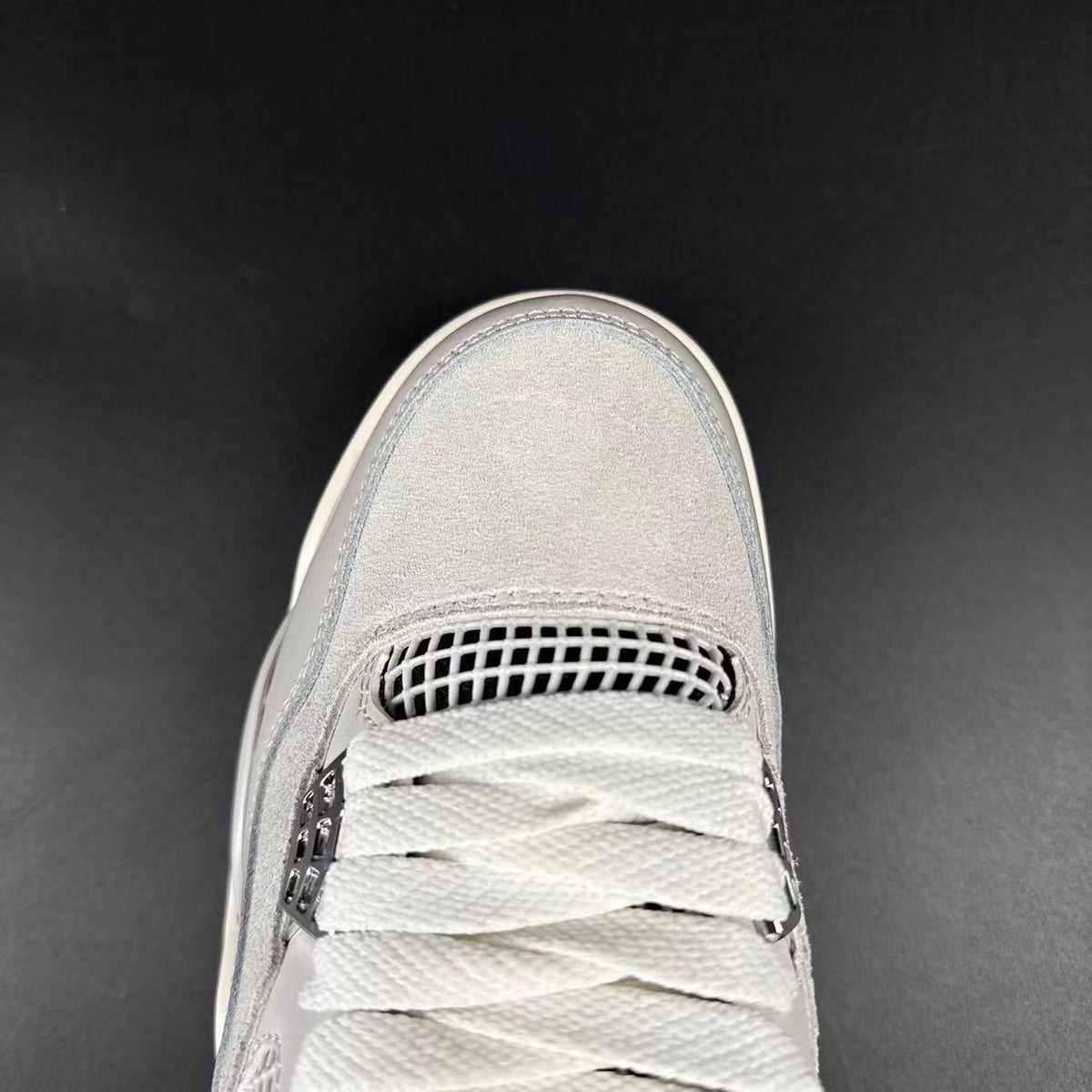 JORDAN 4 FROZEN MOMENTS