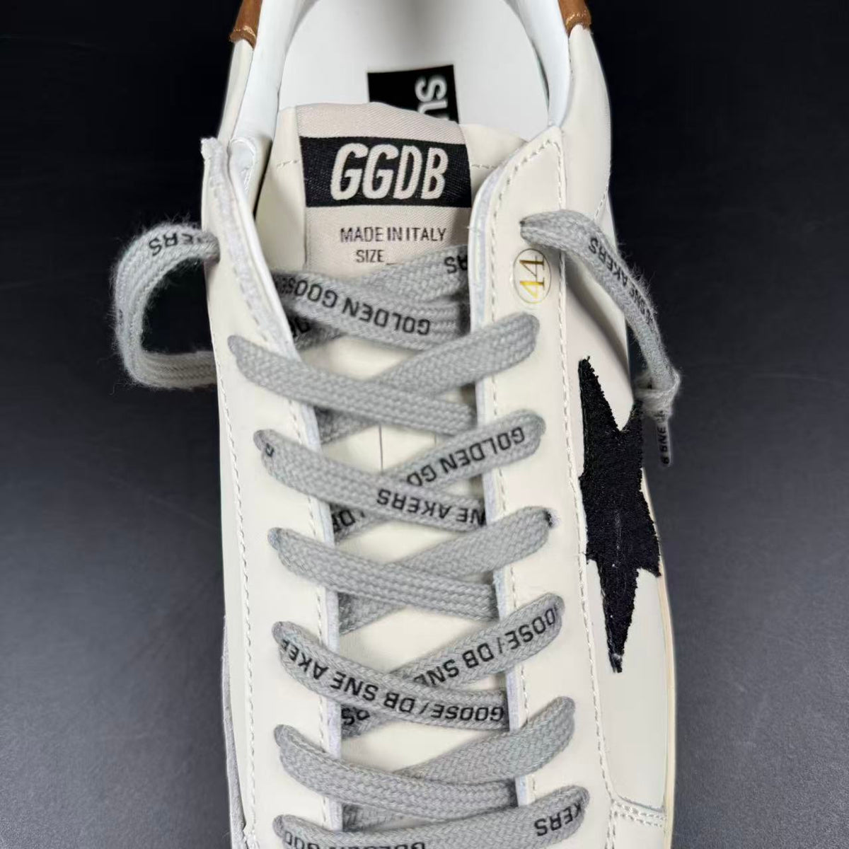 GOLDEN GOOSE