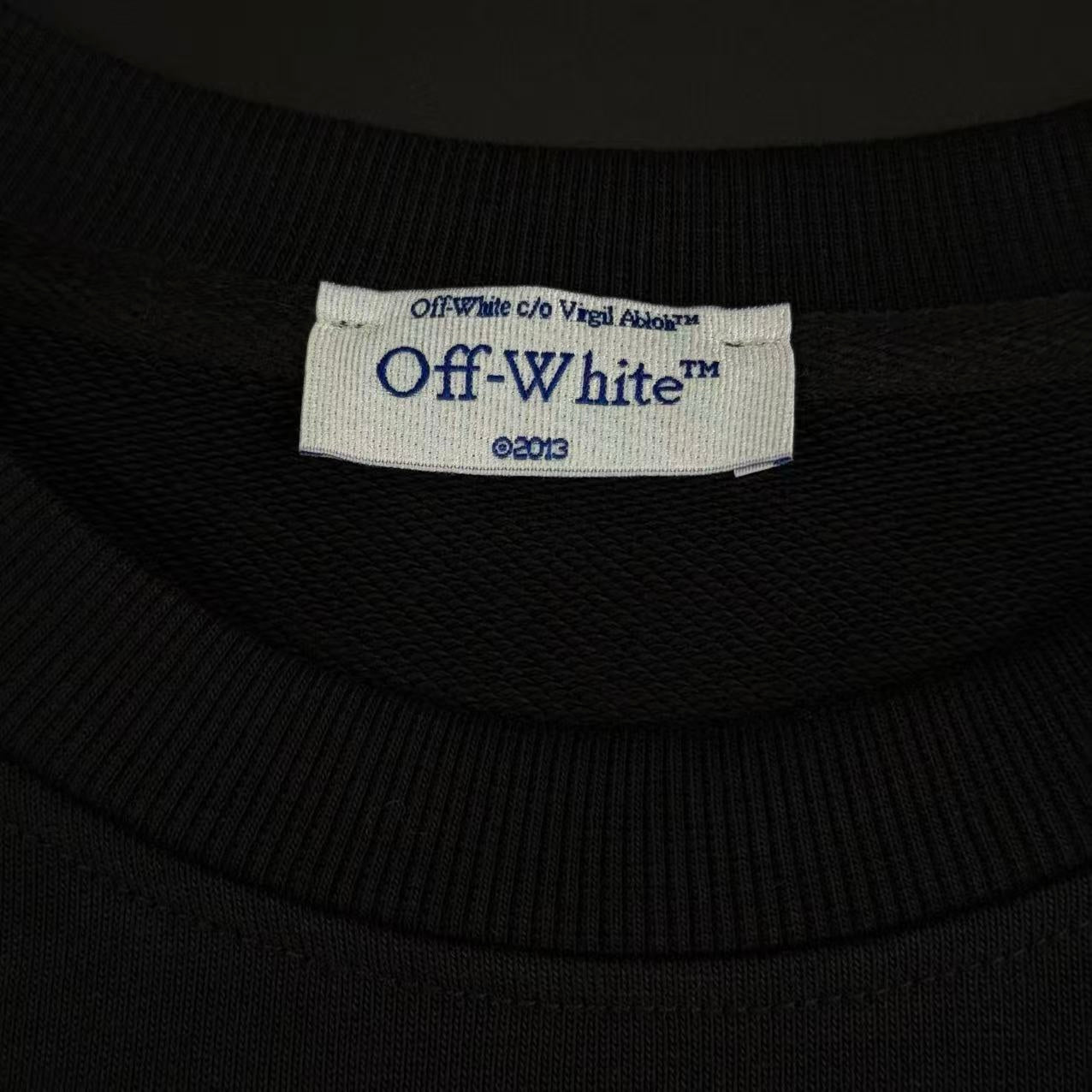 HOODIE – OFF-W.
