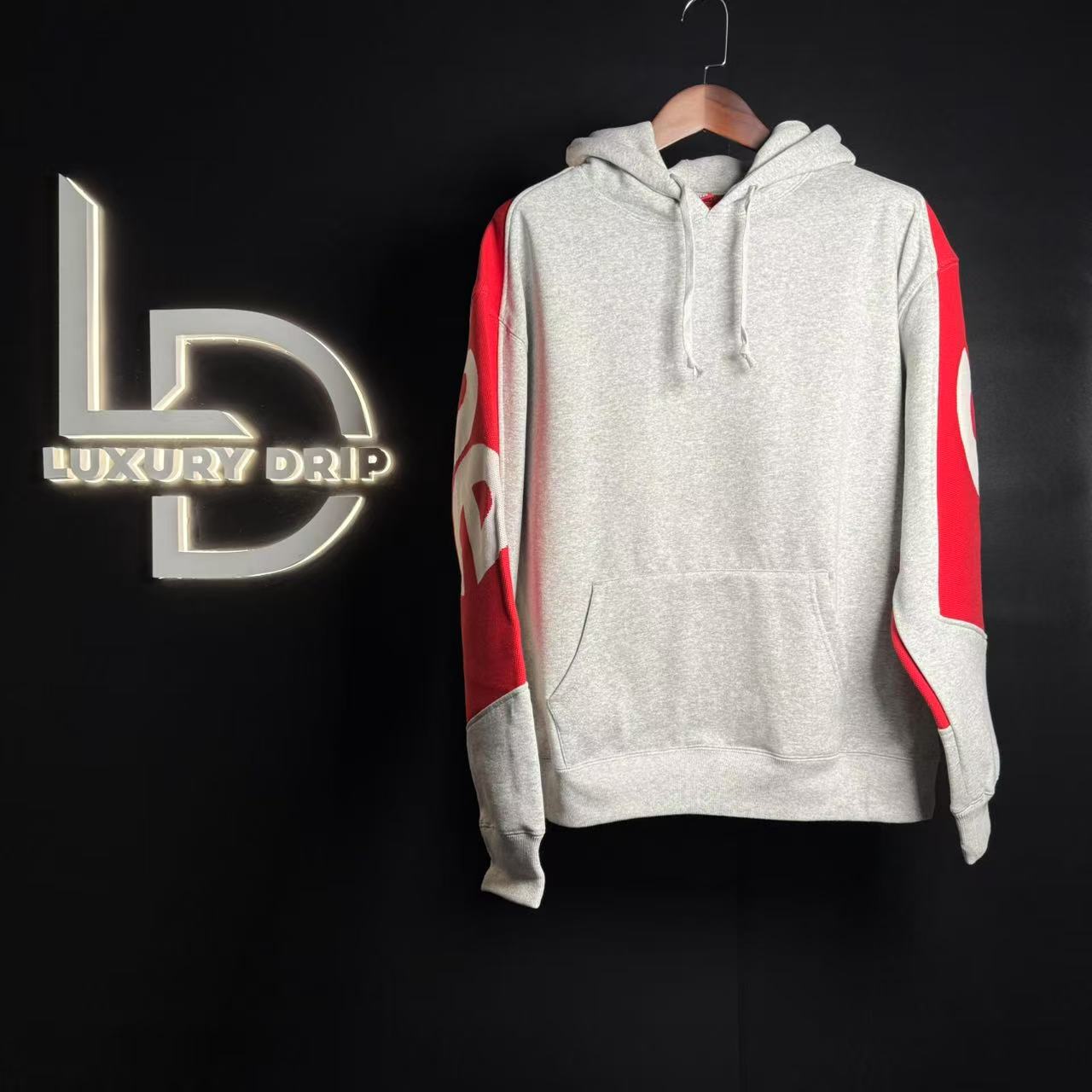 HOODIE STRIPE GRAFIC
