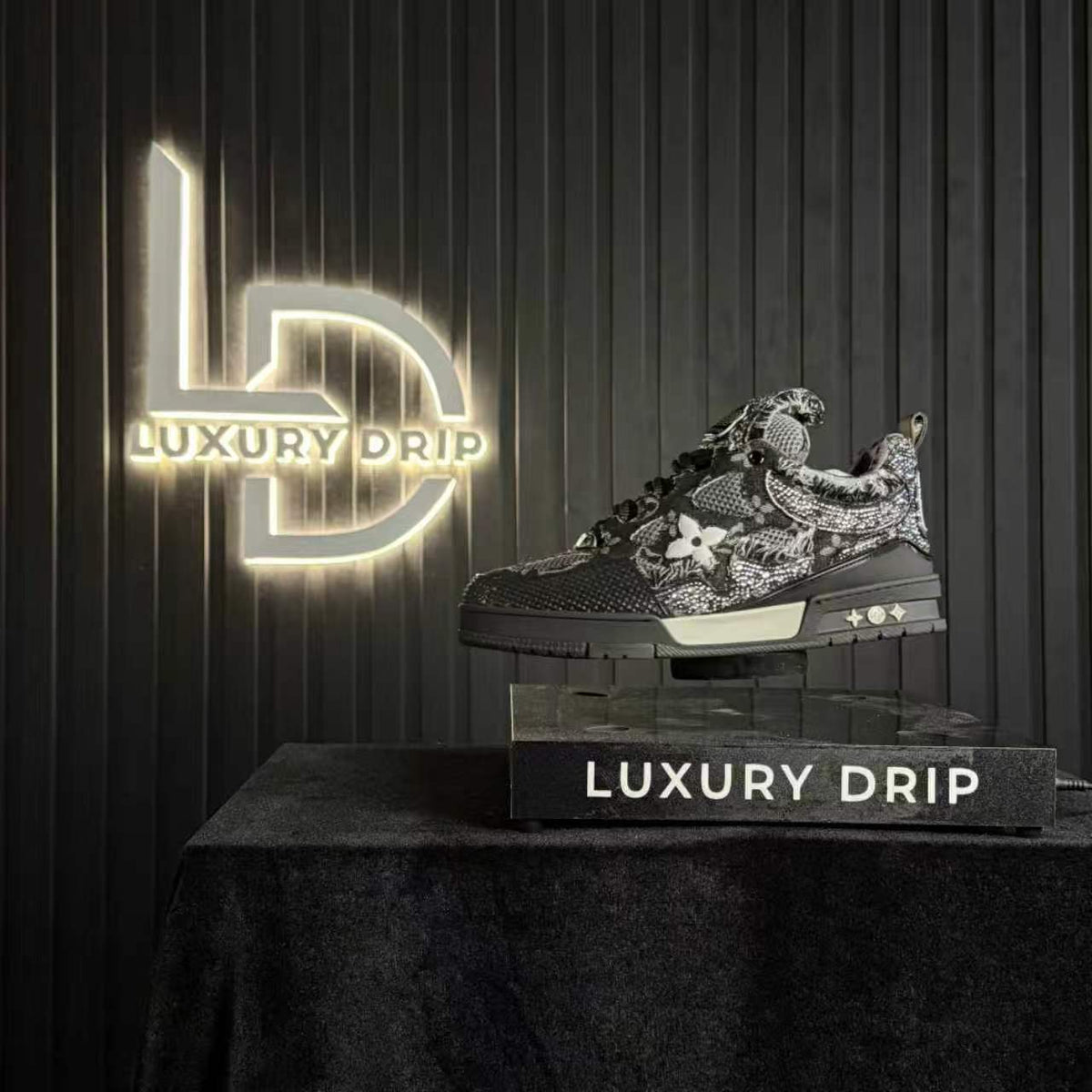 Skate x swarovski