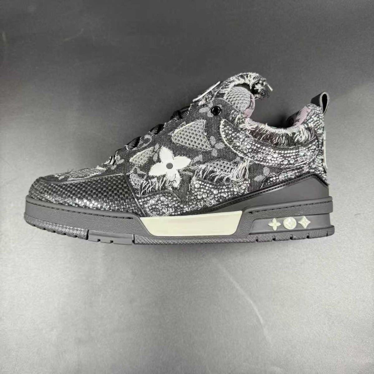 Skate x swarovski