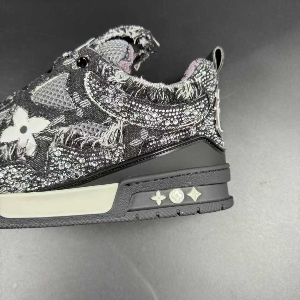 Skate x swarovski