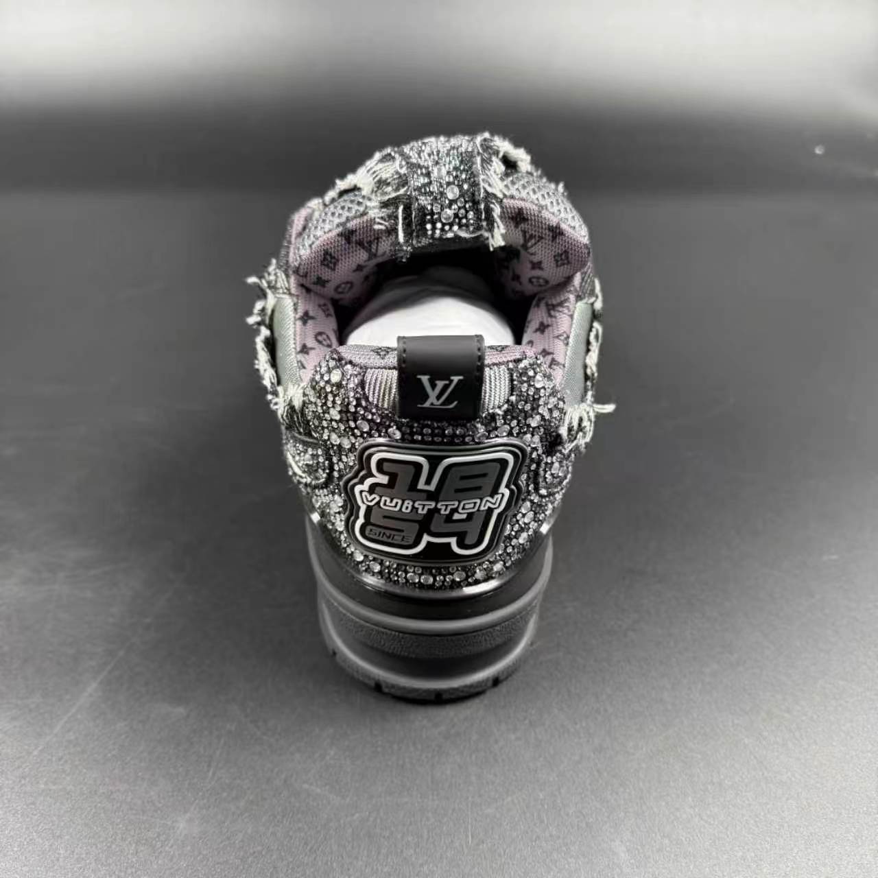 Skate x swarovski