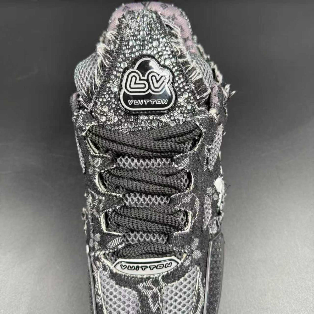 Skate x swarovski