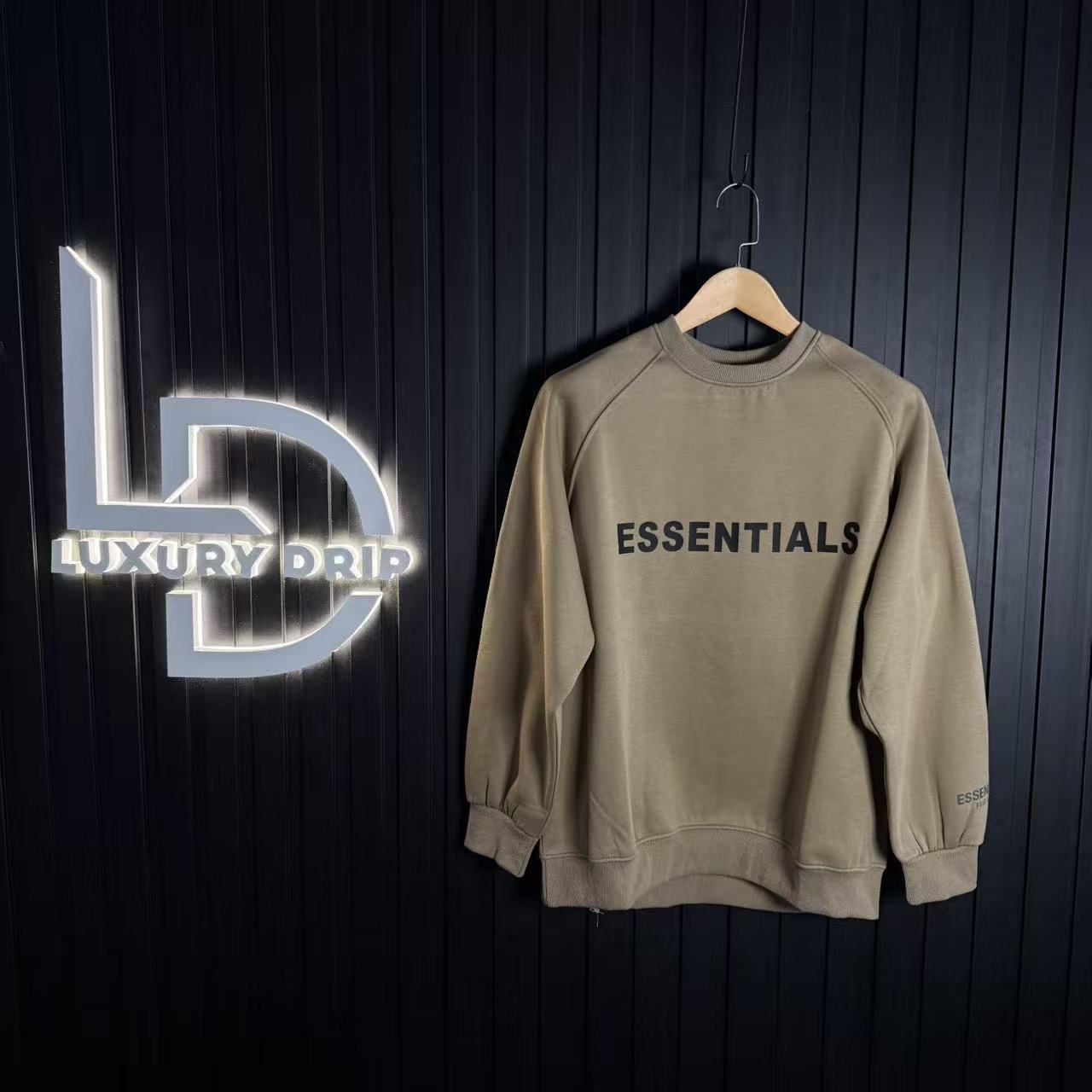 SWEATER – ESSENTIAL