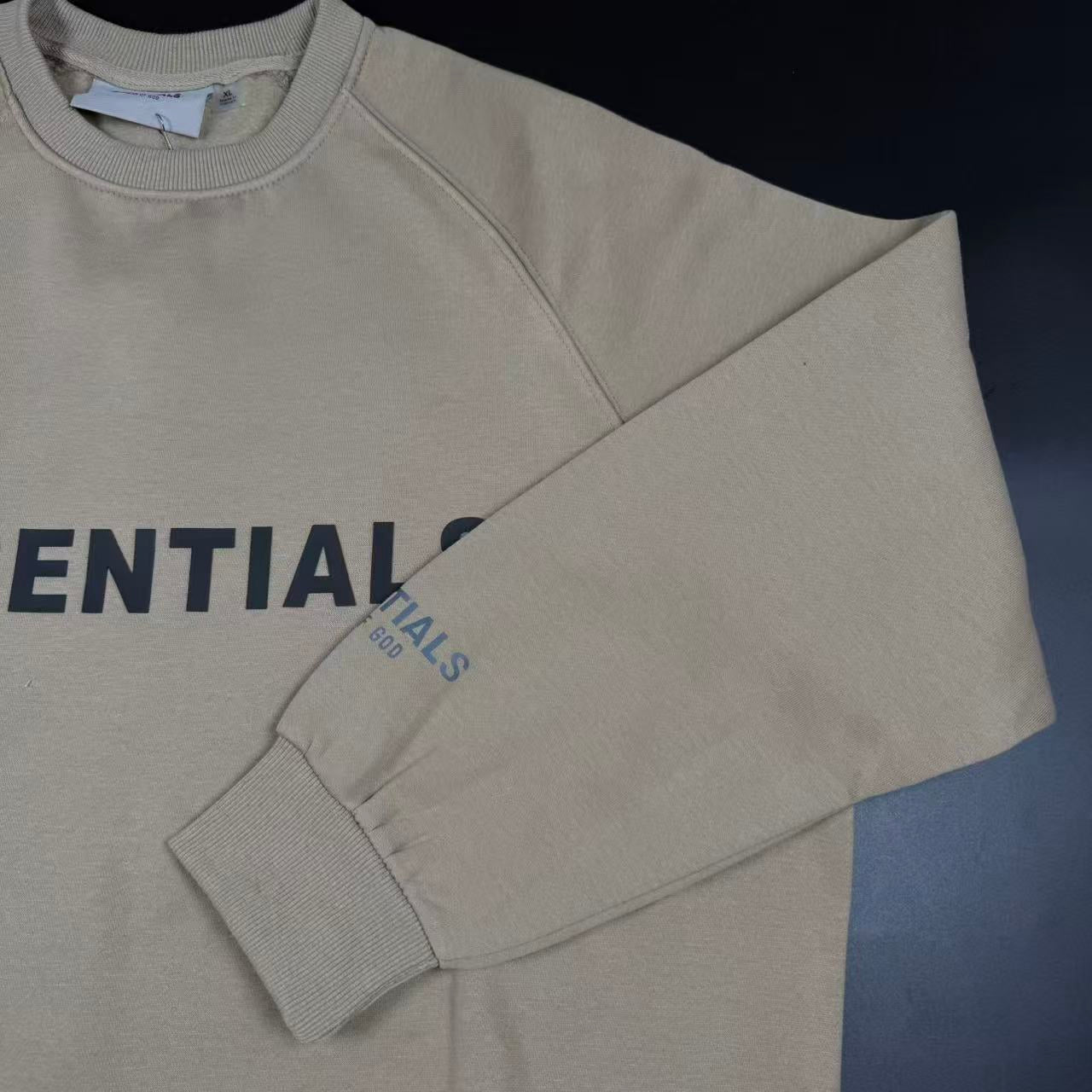 SWEATER – ESSENTIAL