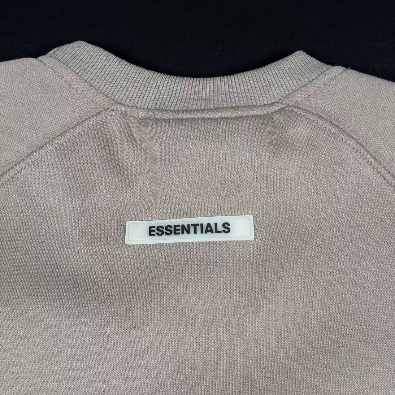 SWEATER – ESSENTIAL