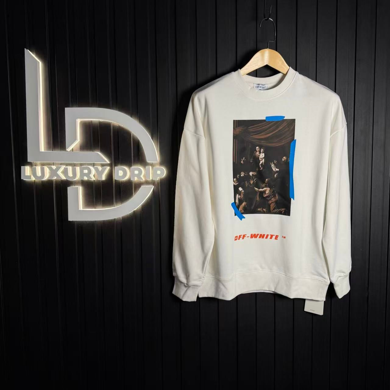 HOODIE – OFF-W.