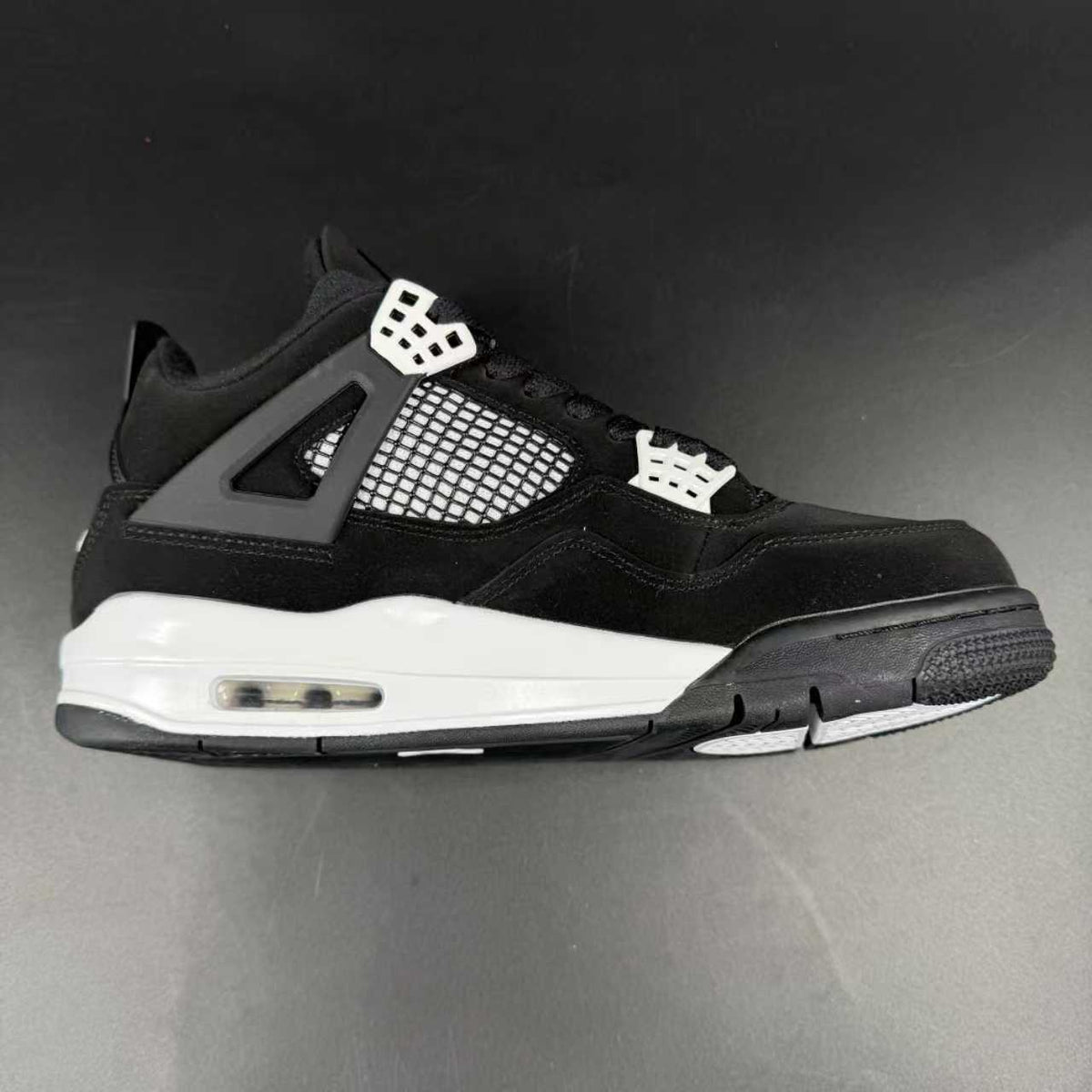 J4 RETRO THUNDER WHITE – SIZE 39