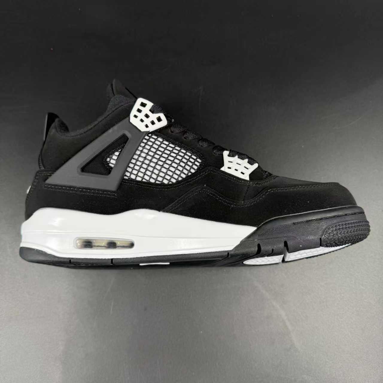 J4 RETRO THUNDER WHITE