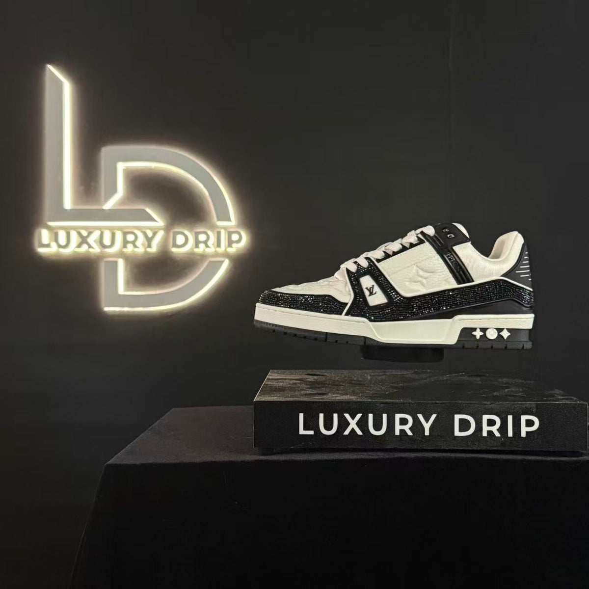 Trainer x Swarovski