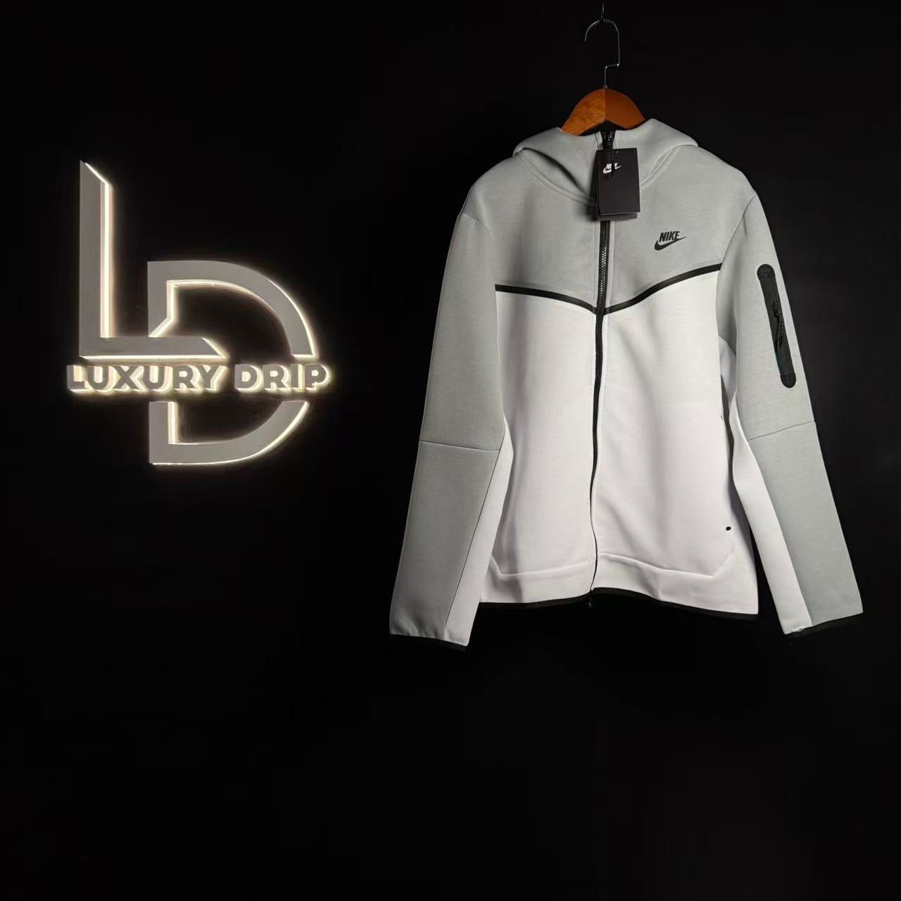 NK TECH FLEECE – GREY/WHITE (completa)