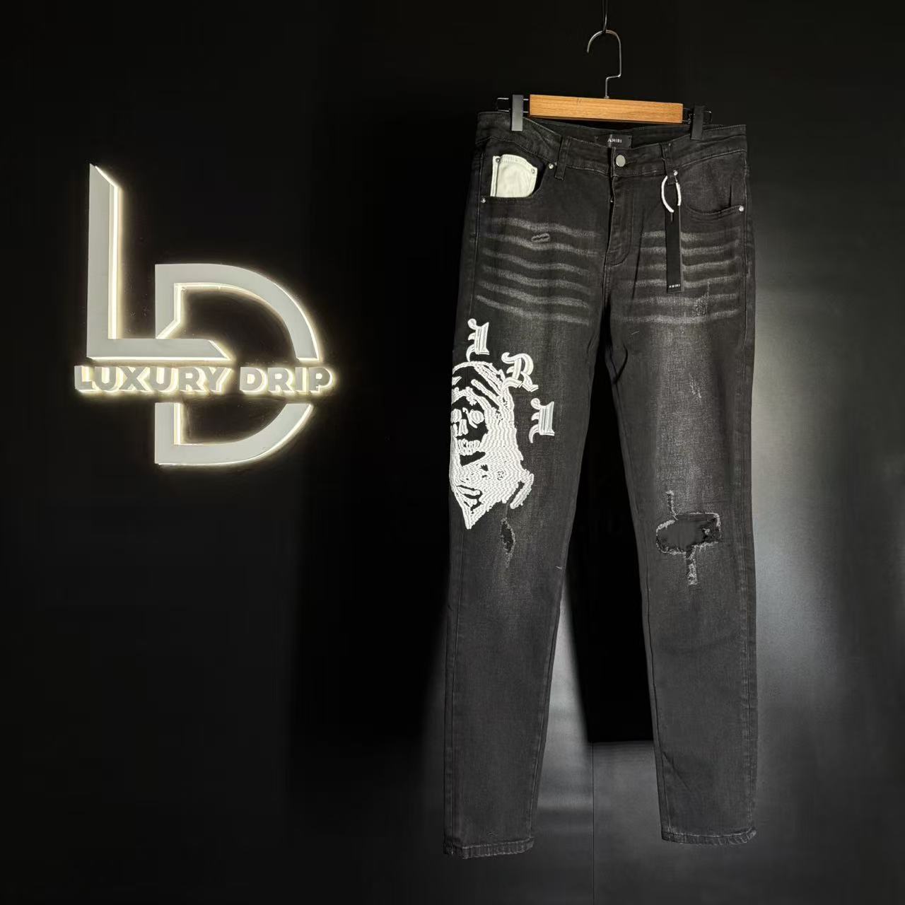 JEANS– WHITE LOGO