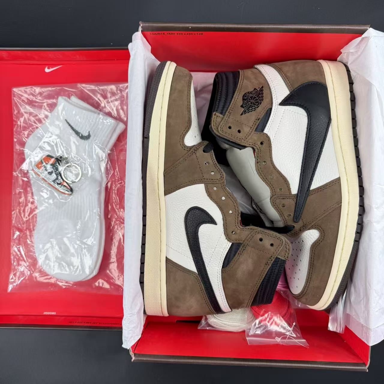 J1 RETRO HIGHT T. S.