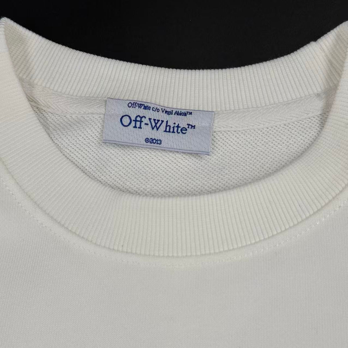 HOODIE – OFF-W.