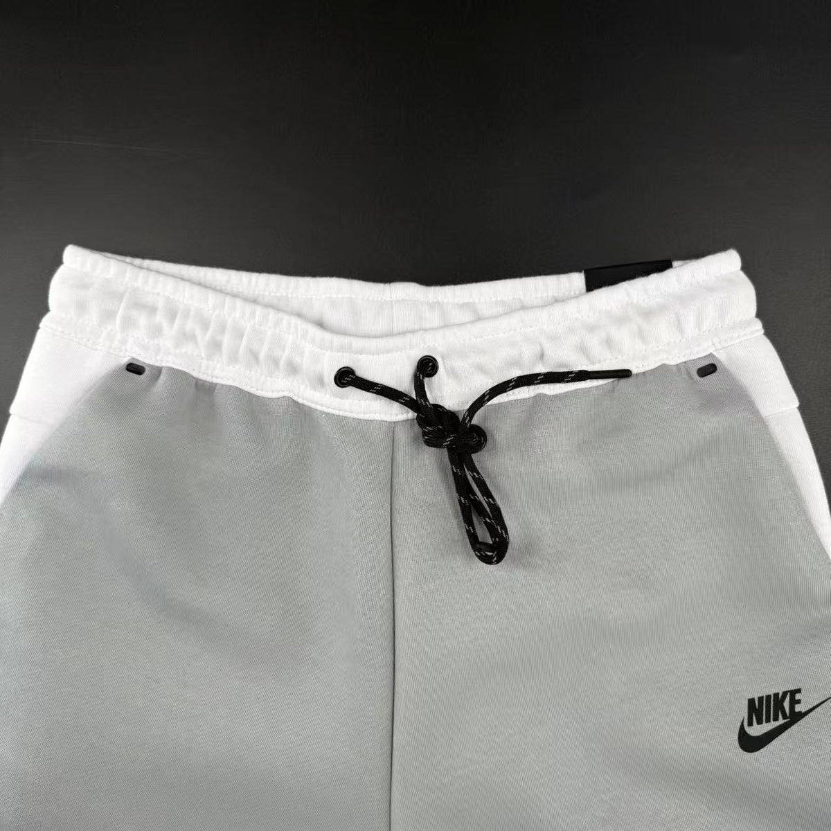 NK TECH FLEECE – GREY/WHITE (completa)