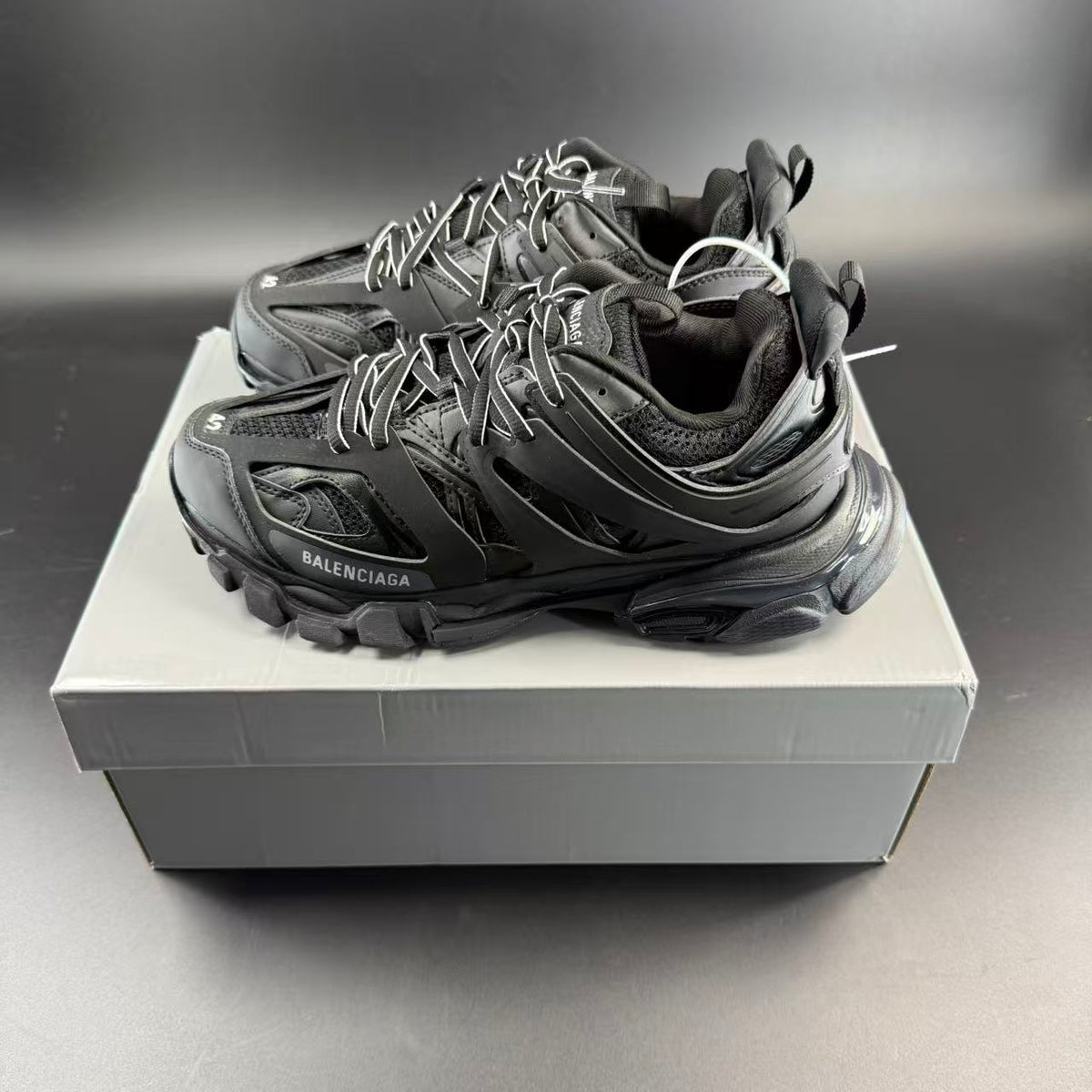 Track Black