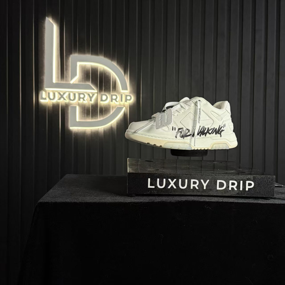 OFF-WHITE OUT OF OFFICE