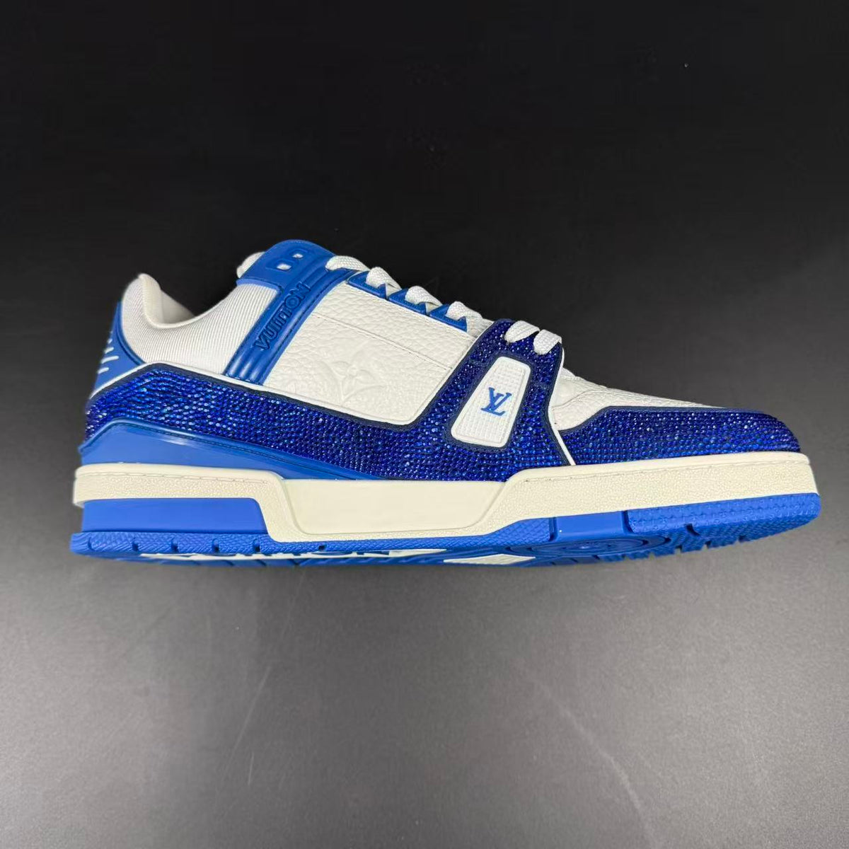 Trainer x swarovski