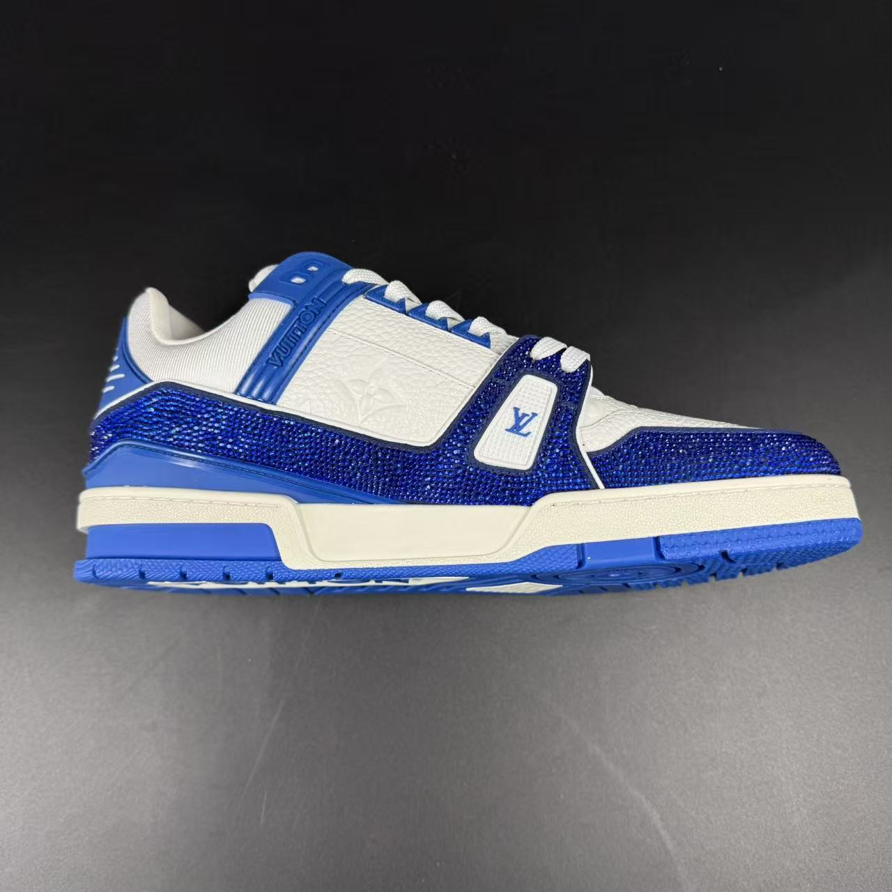 Trainer x swarovski