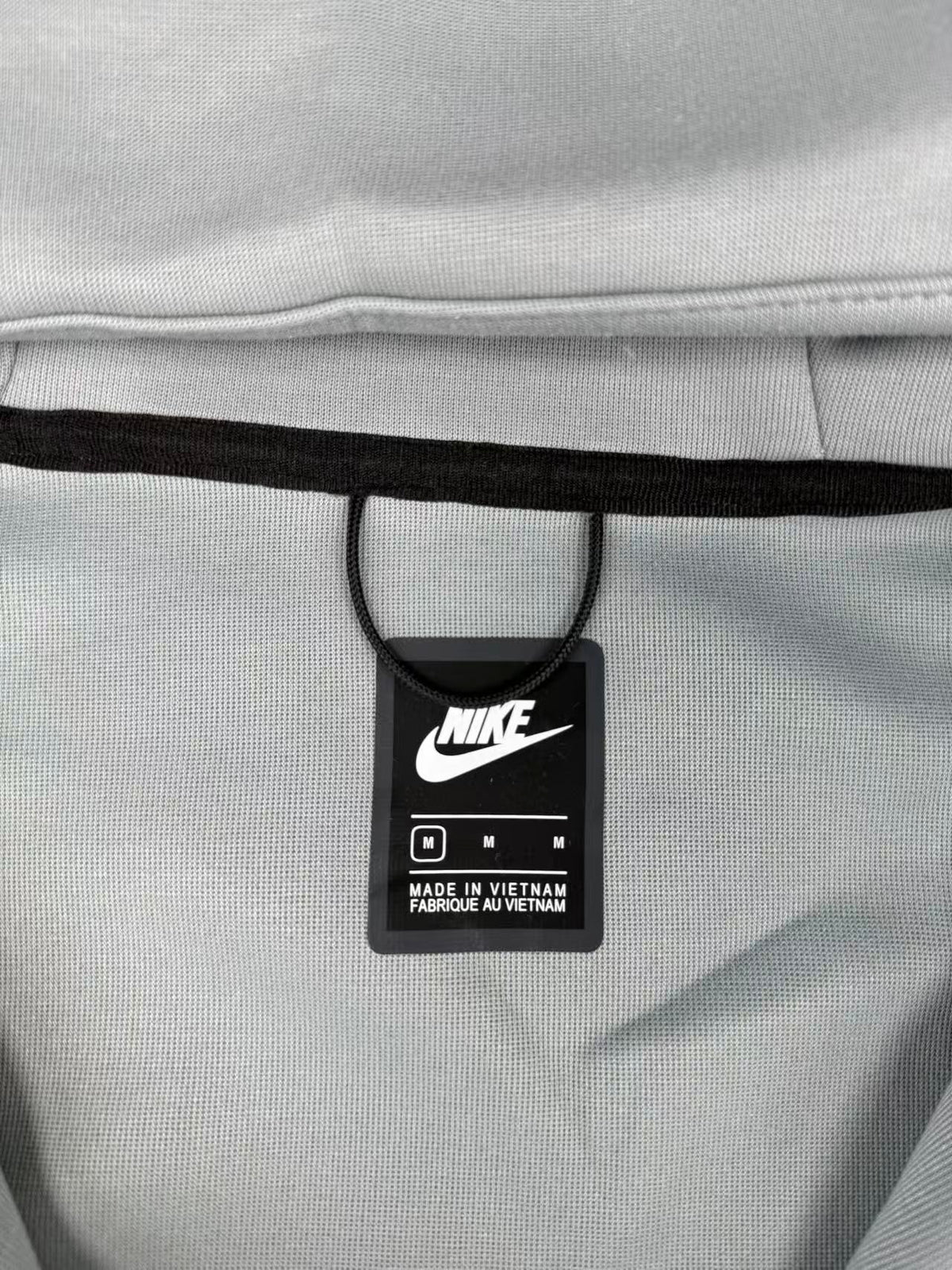 NK TECH FLEECE – GREY/WHITE (completa)