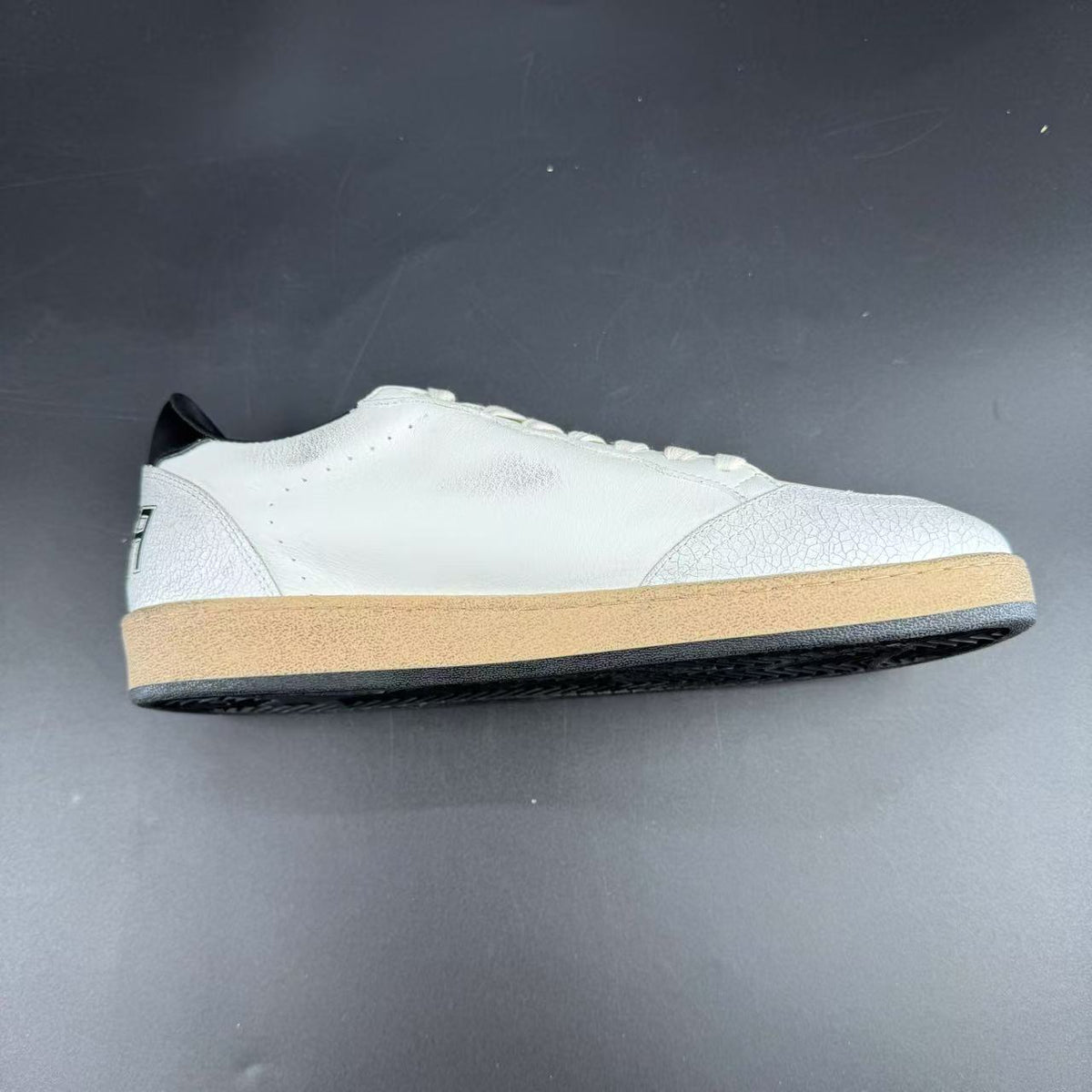 GOLDEN GOOSE – SIZE 41