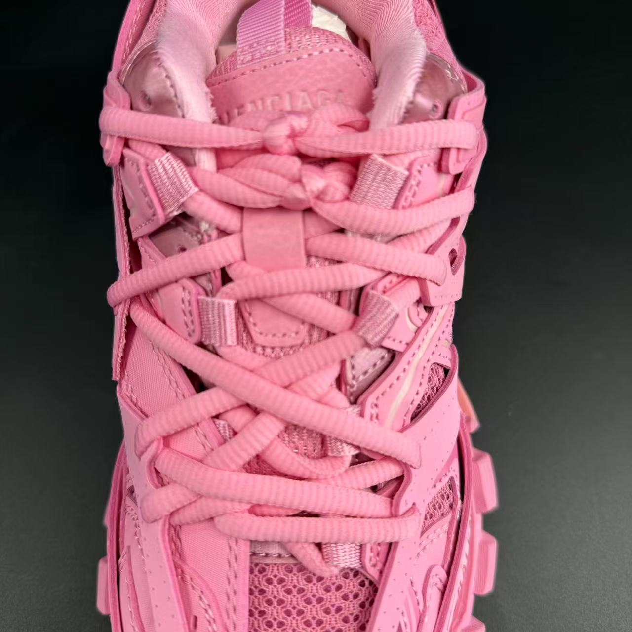 Track Pink