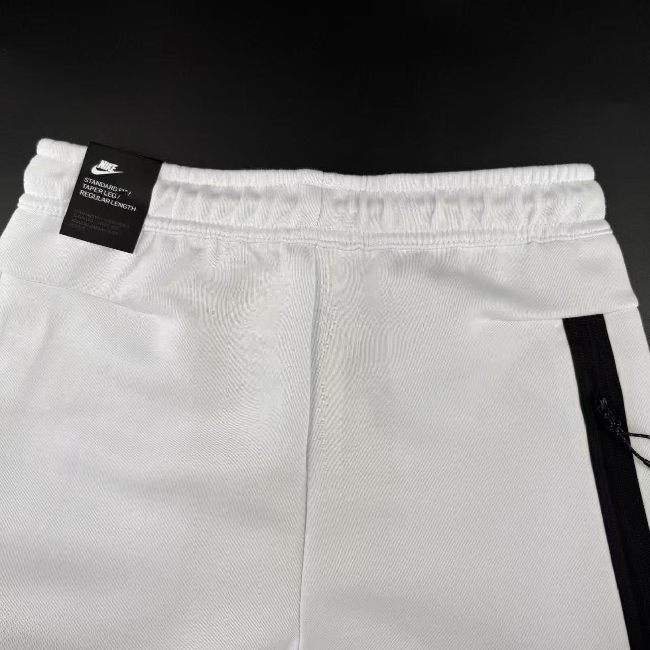 NK TECH FLEECE – GREY/WHITE (completa)
