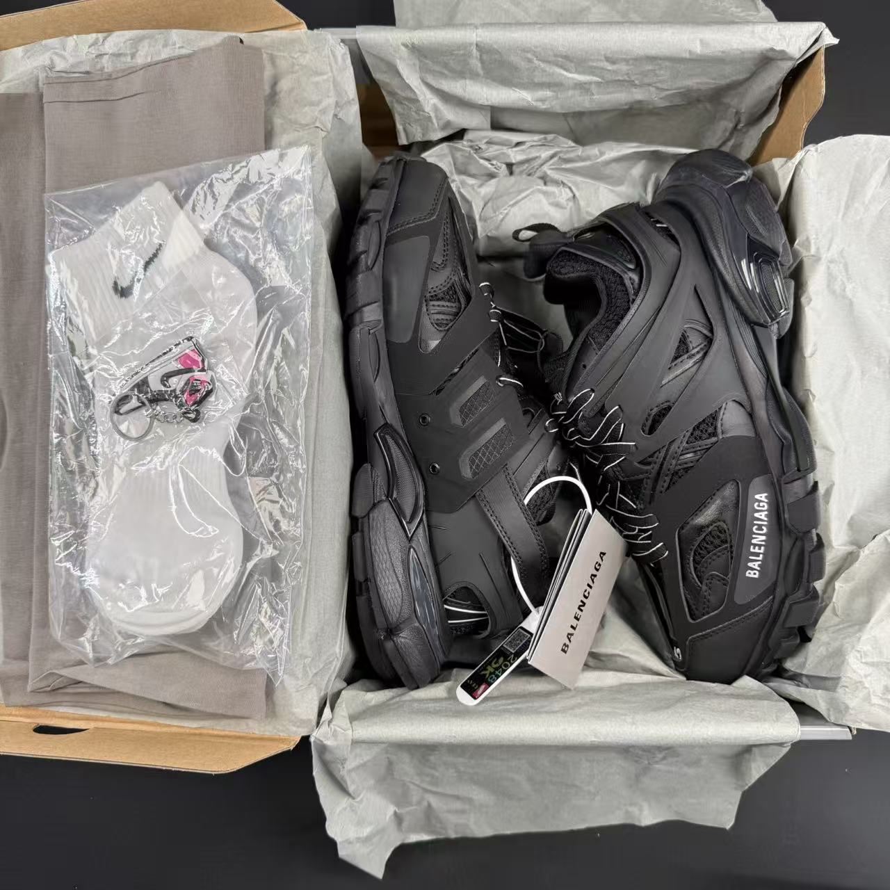 Track Black