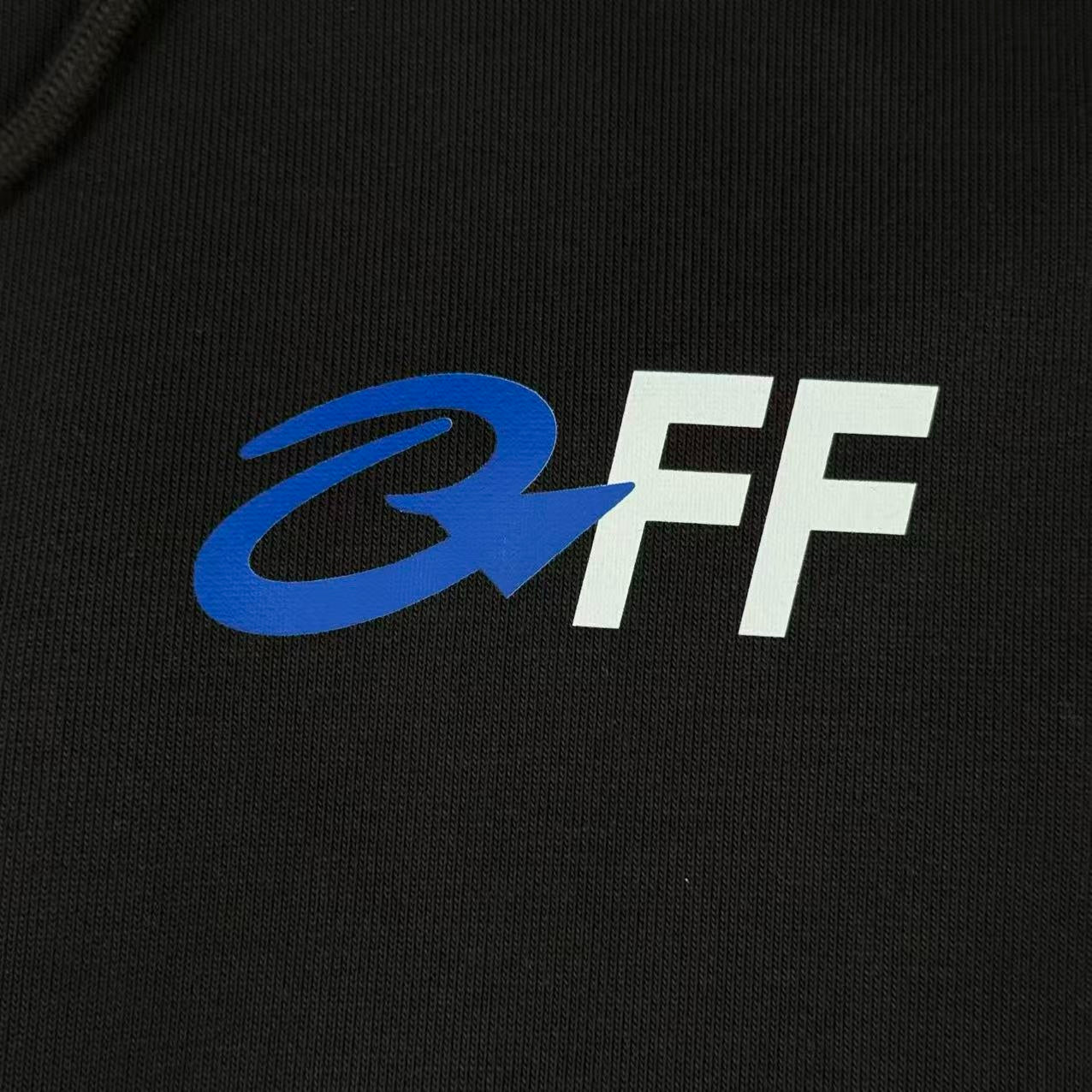 HOODIE – OFF-W.