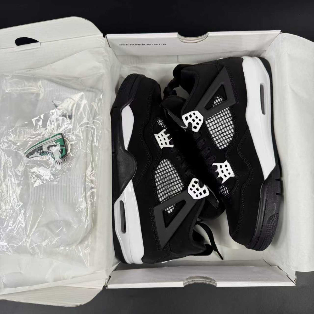 J4 RETRO THUNDER WHITE