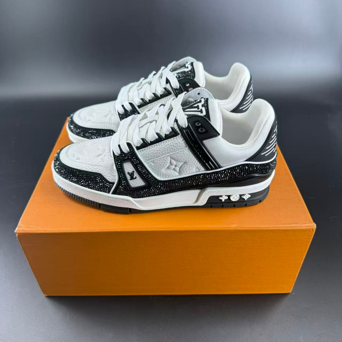 Trainer x Swarovski – 39