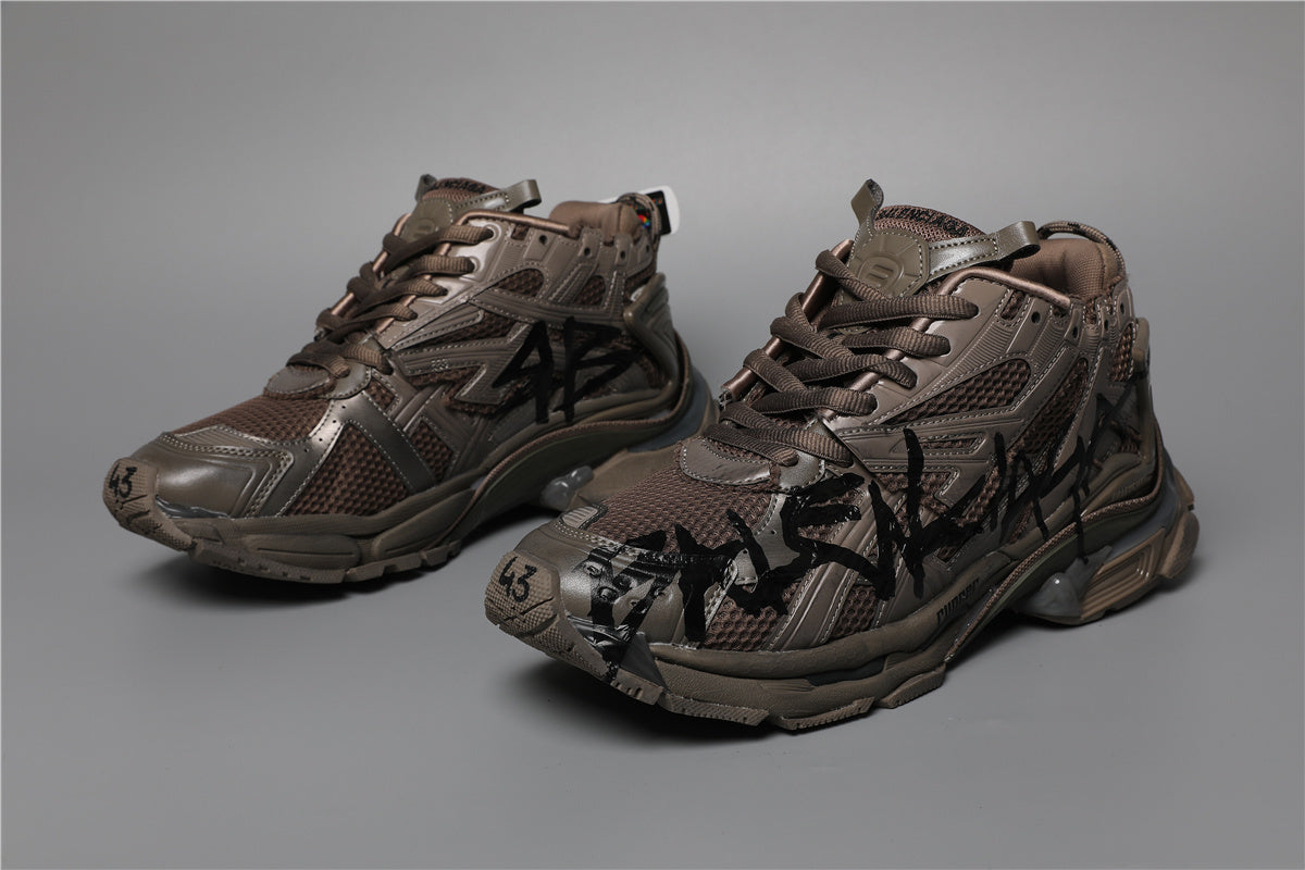 Balenciaga Runner Sneakers Dark Taupe Graffiti – Uomo Donna | Taglie 35–46
