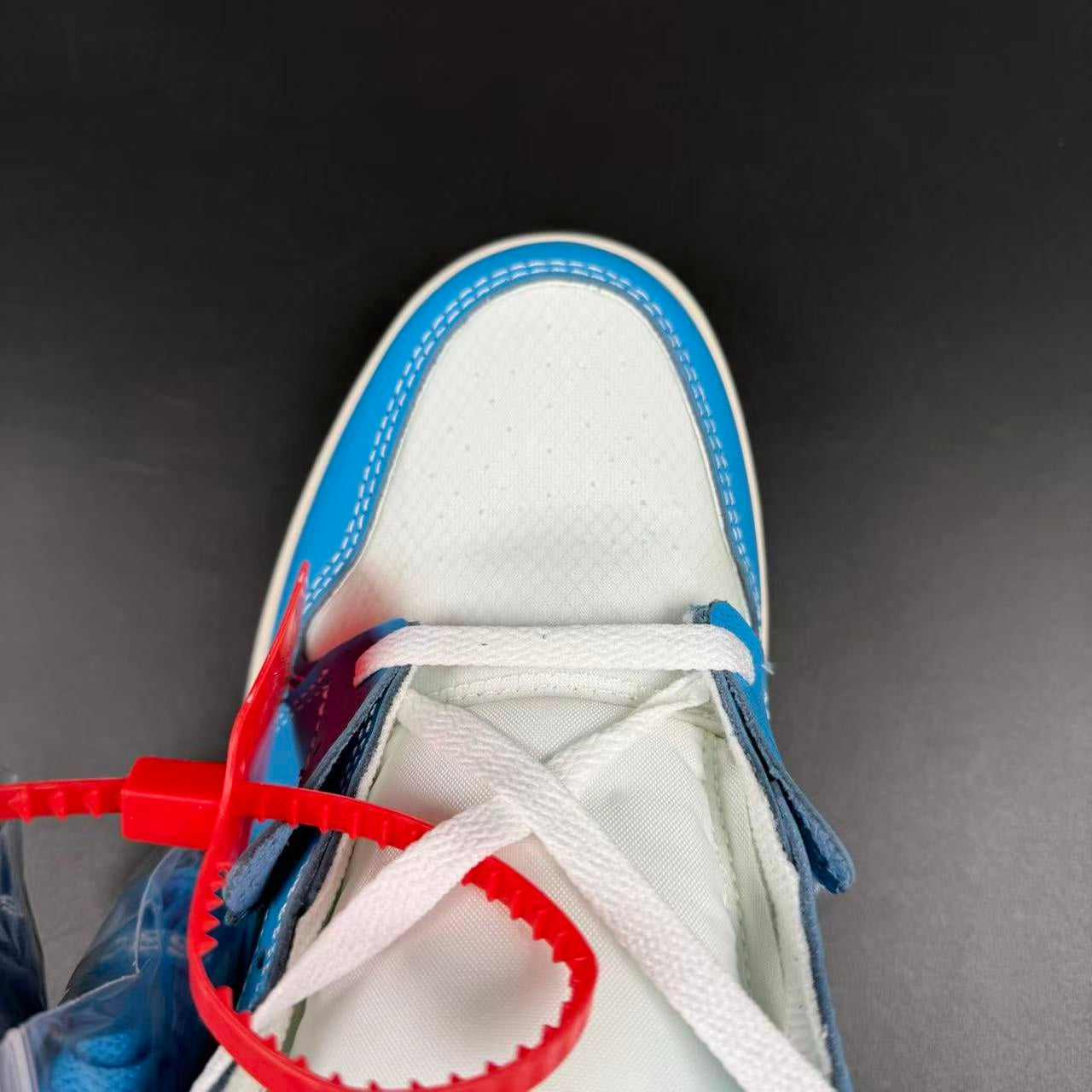 J1 RETRO HIGH OFF-W. UNIVERSITY BLUE