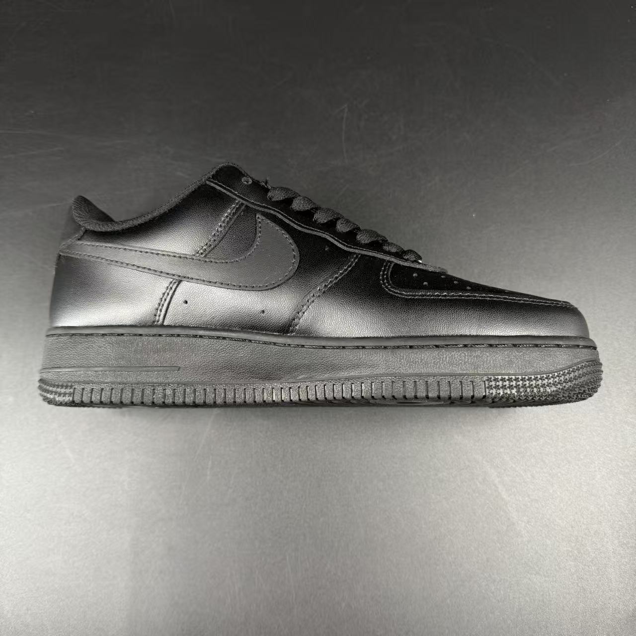 AF1 BLACK