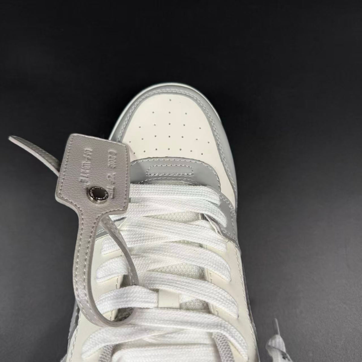OFF-WHITE OUT OF OFFICE