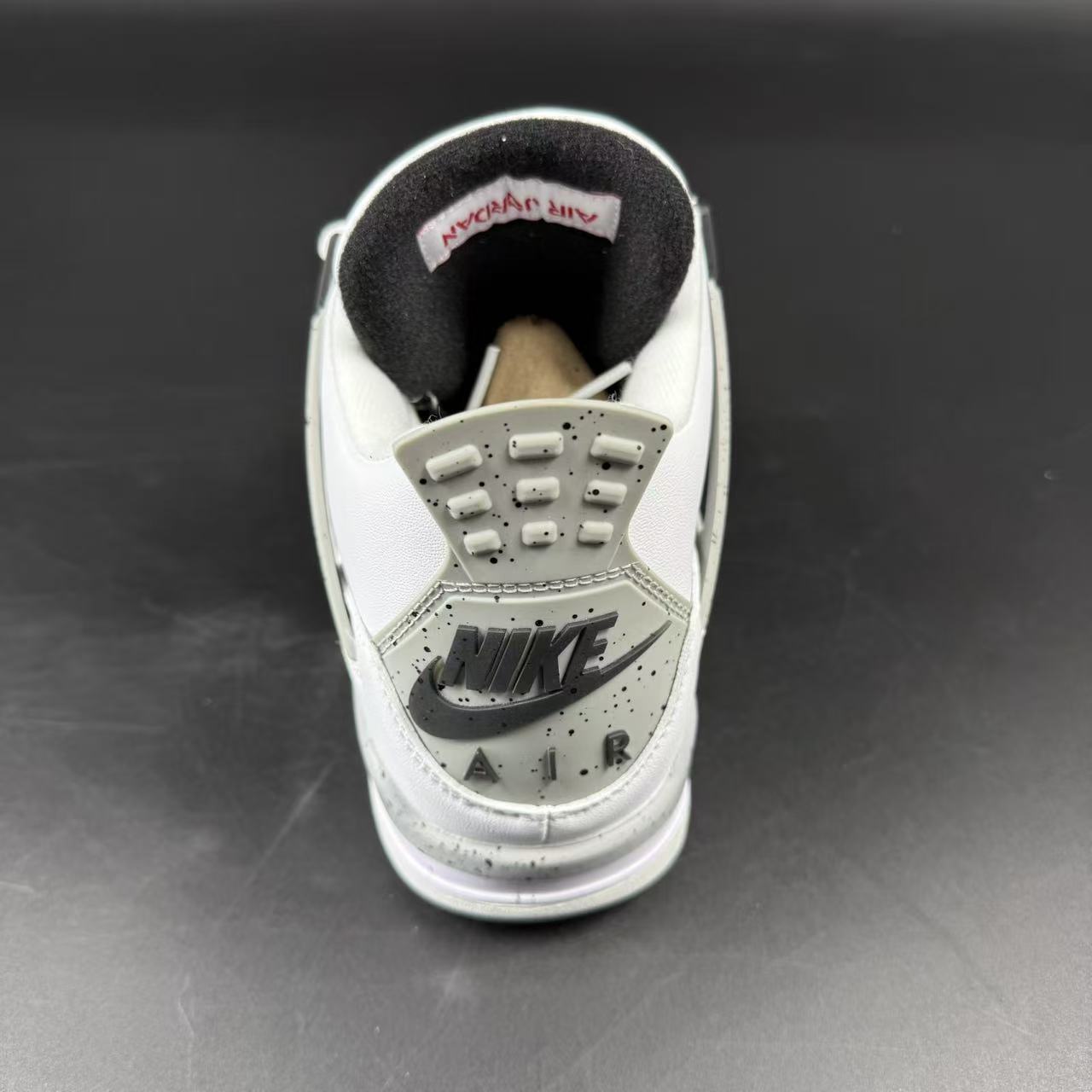 J4 RETRO WHITE CEMENT