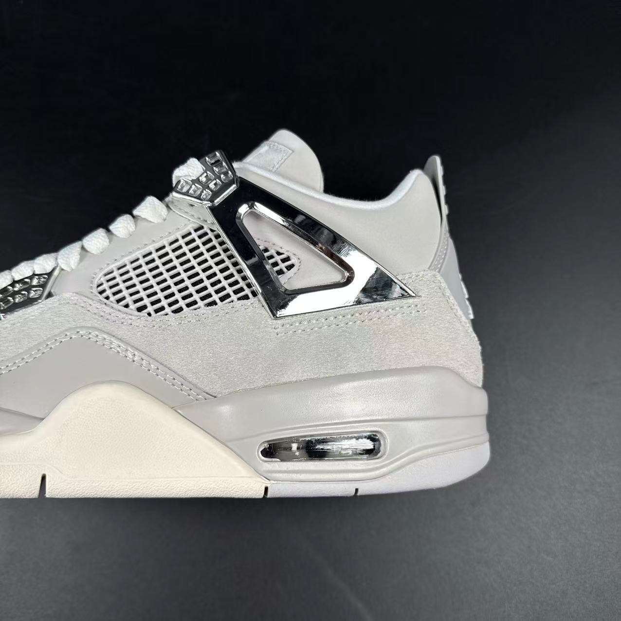JORDAN 4 FROZEN MOMENTS