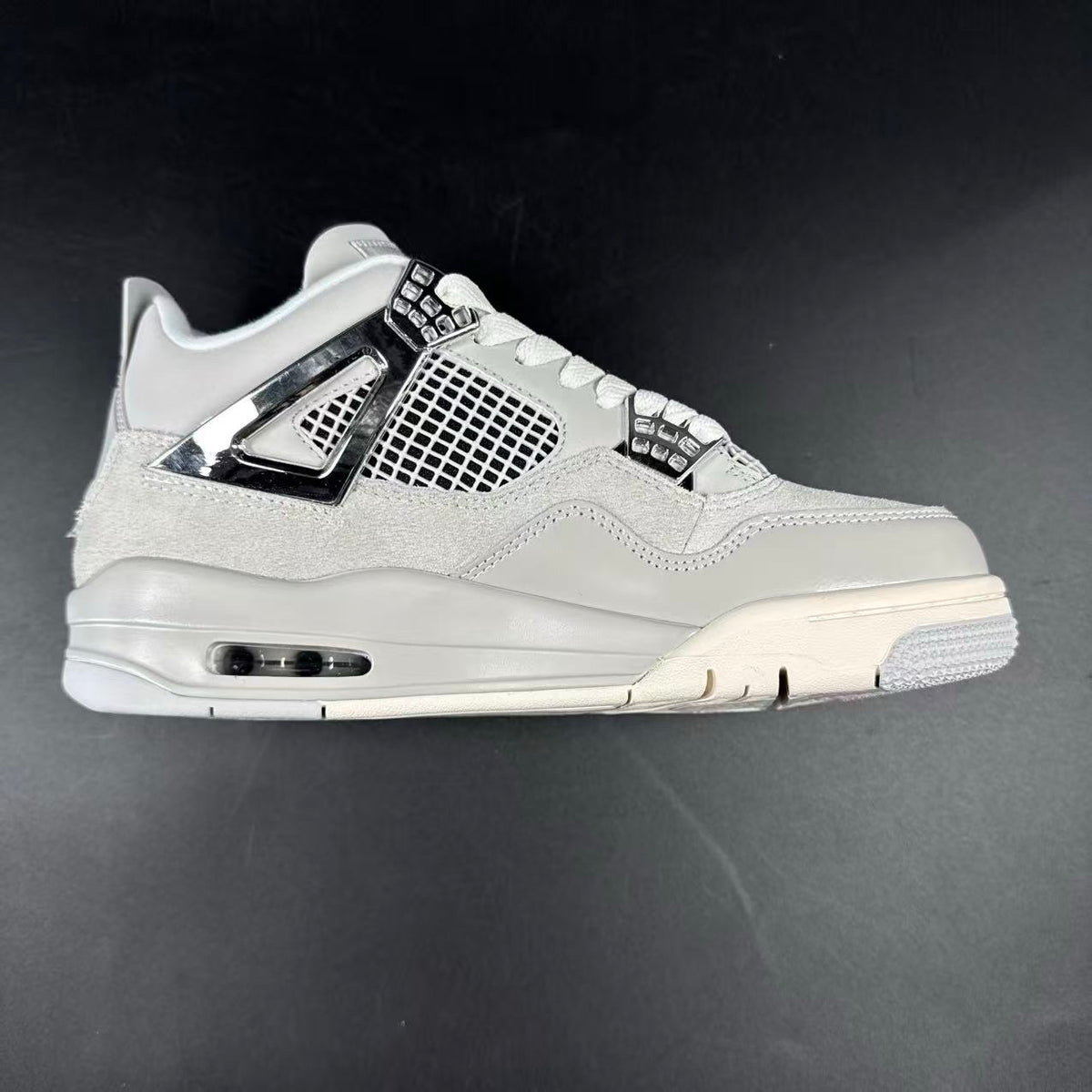 JORDAN 4 FROZEN MOMENTS